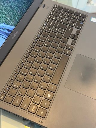 Portatil Samsung 15” i3 7th gen 8GB