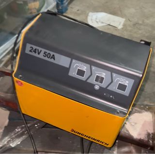 Cargador JungheinrichSLT 100 JH