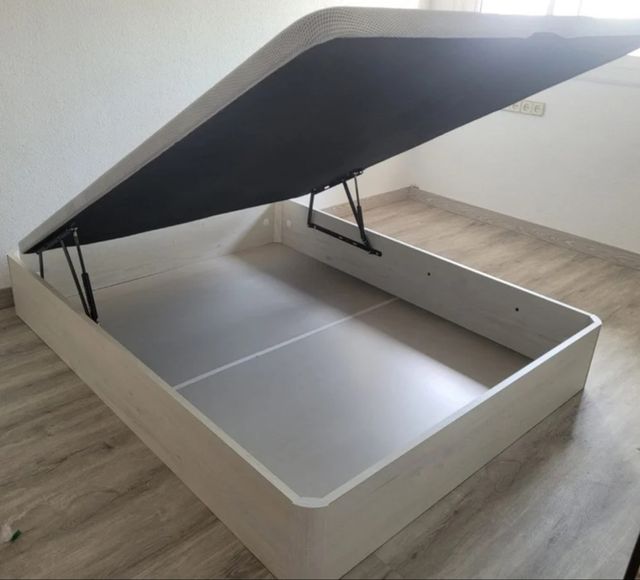 Muebles de dormitorio/ Camas y Armarios