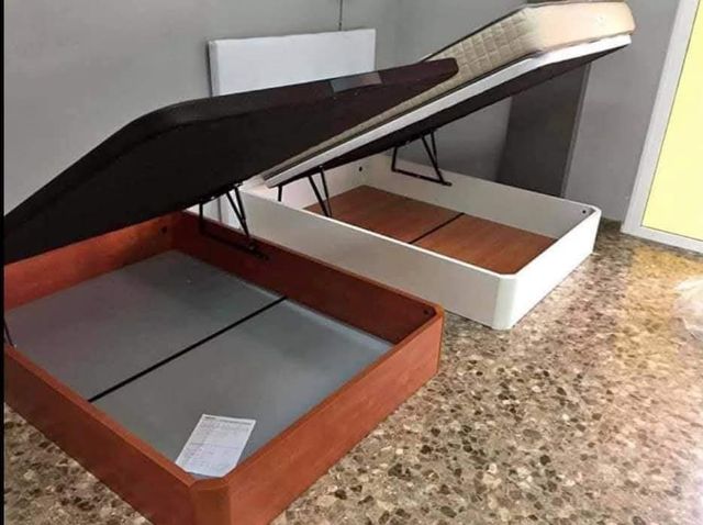 Muebles de dormitorio/ Camas y Armarios