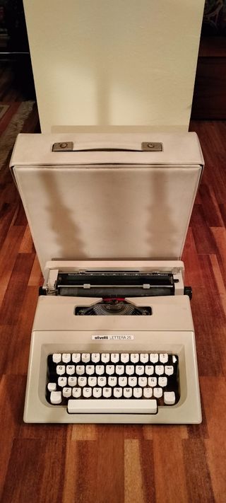 Maquina escribir Olivetti Lettera 25