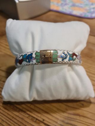 Bracciale in ottone smaltato bianco floreale