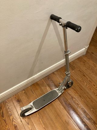 Patinete niño/a. 20 euros cada una. Oxelo