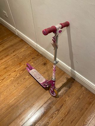 Patinete niño/a. 20 euros cada una. Oxelo