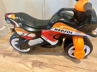 Moto correpasillos Repsol 