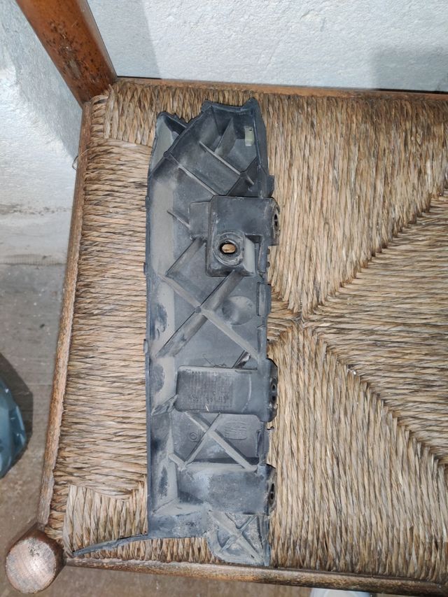 Supporto paraurti post. Seat Leon 1P