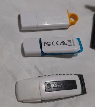 LOTE DE TARJETAS DE MEMORIA Y PENDRIVE