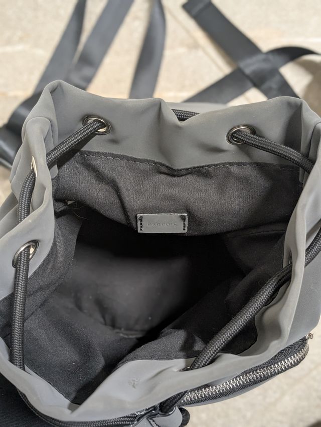 Mochila Parfoise gris antracita.