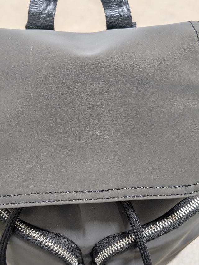 Mochila Parfoise gris antracita.