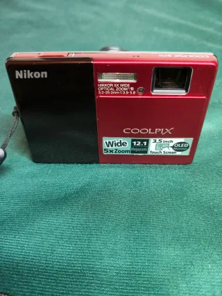 NIKON COOLPIX S70 pantalla táctil