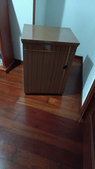 Maquina coser antigua.