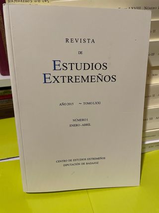 Lote 30 revistas de Estudios Extremeños