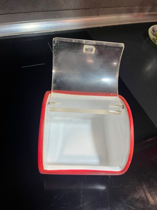 Saliera rossa per cucina in metacrilato e ceramica