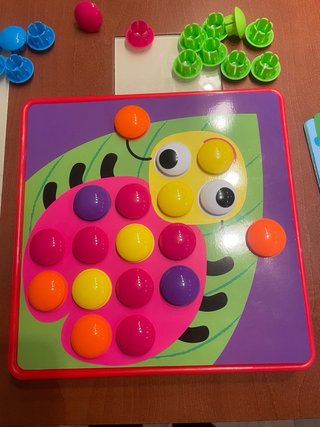 Juego puzzle piezas colores