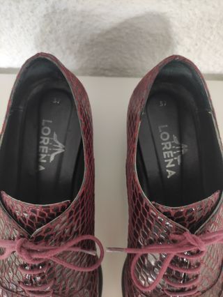 Zapatos de piel granates