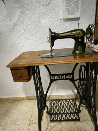 Maquina de coser singer