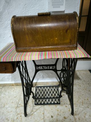 Maquina de coser singer