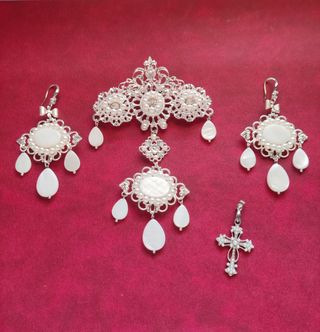 Aderezo perlas y nácar plateado