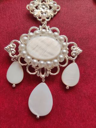 Aderezo perlas y nácar plateado