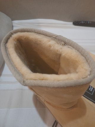 Stivaletti imbottiti tipo UGG