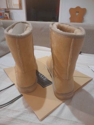 Stivaletti imbottiti tipo UGG