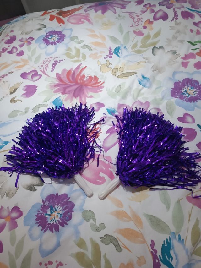 Pompones animadora morados