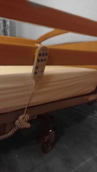 Cama articulada eléctrica