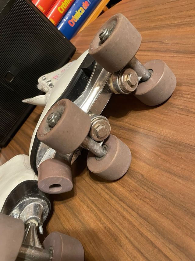 Pattini a rotelle T33