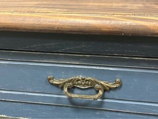 Muy bonito secreter con dos cajones