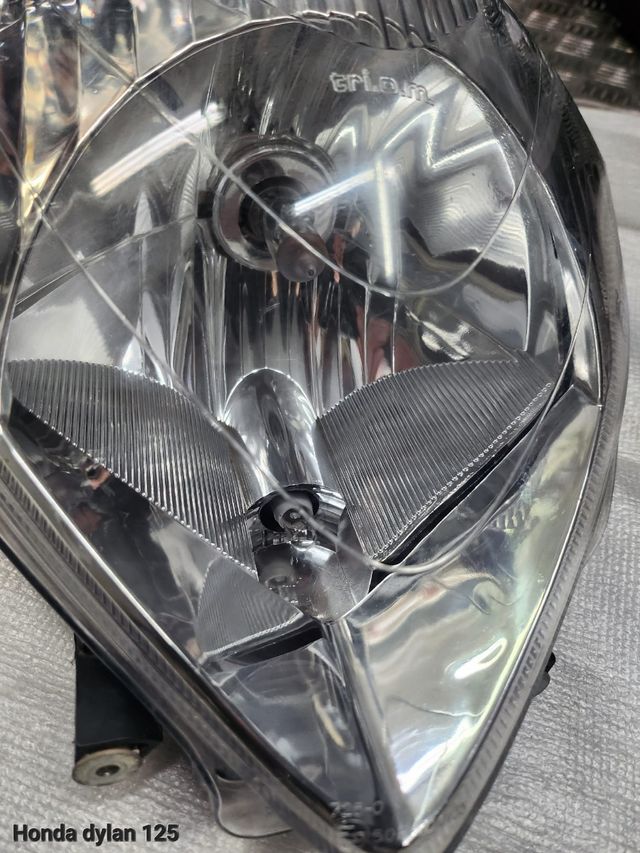 Faro Honda Dylan 125