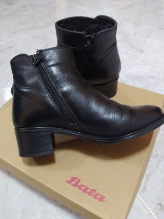 Stivaletti donna BATA 