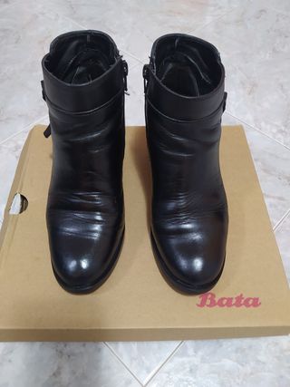 Stivaletti donna BATA 