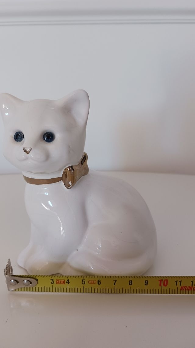 Figuras de gatos de porcelana