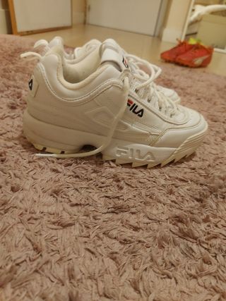 Zapatillas Fila balncas con plataforma