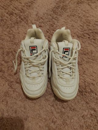 Zapatillas Fila balncas con plataforma