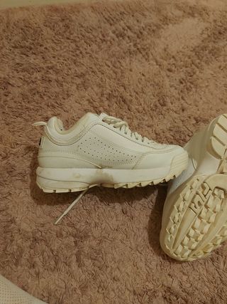 Zapatillas Fila balncas con plataforma