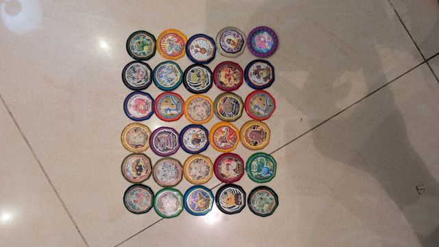 Set di tazze e magneti Pokemon