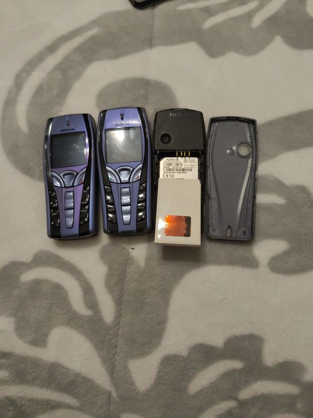 Set di telefoni Nokia 7250i