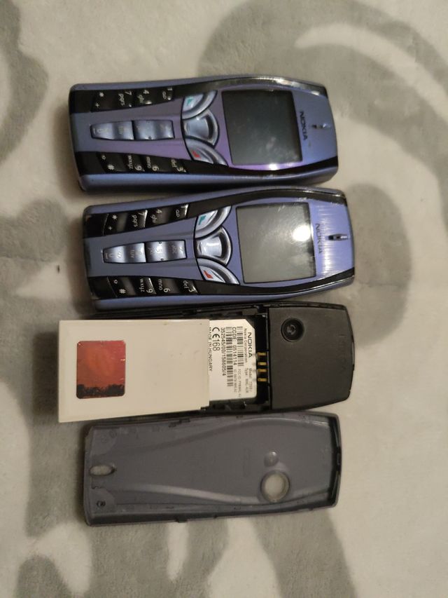 Set di telefoni Nokia 7250i