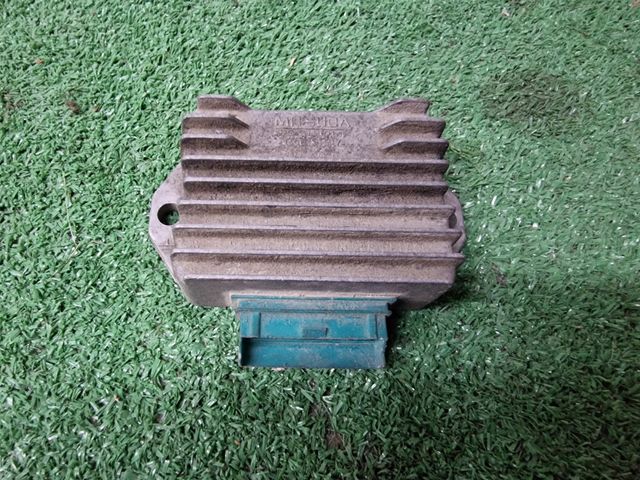 Regulador piaggio thypoon 49