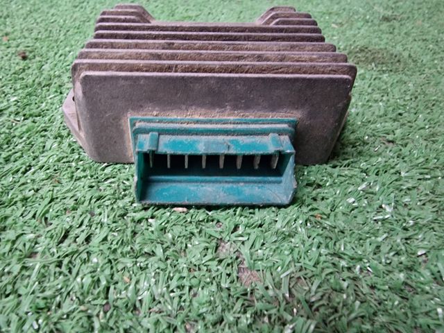 Regulador piaggio thypoon 49