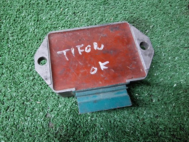 Regulador piaggio thypoon 49