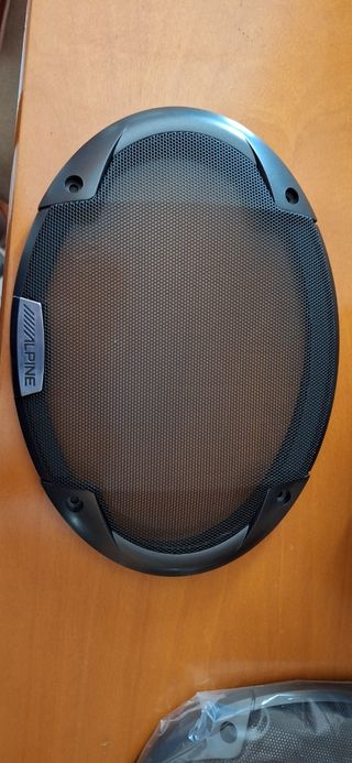 Radio con usb y altavoces  alpine