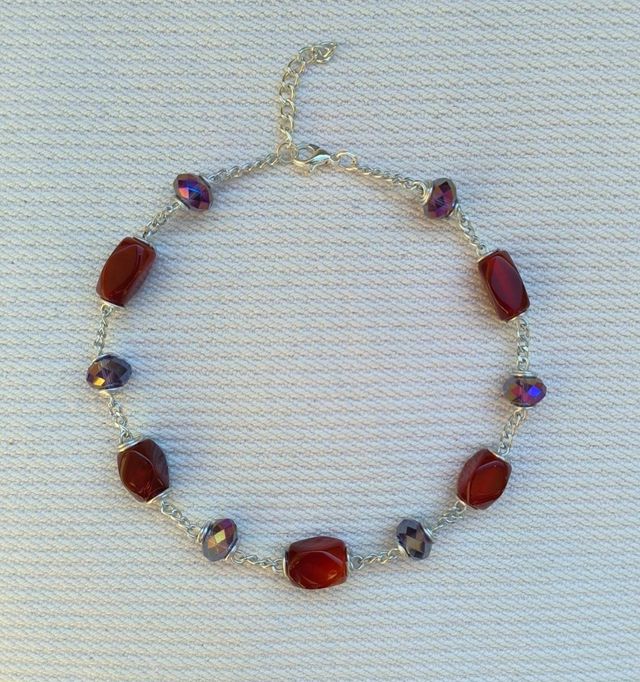 Collana con pietre e cristalli