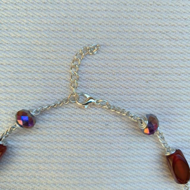 Collana con pietre e cristalli