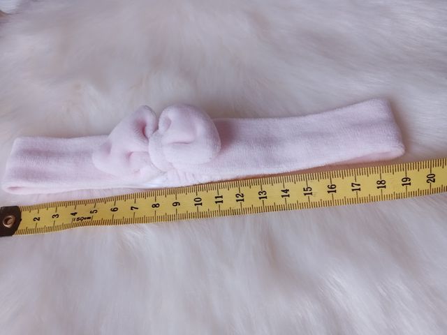 Calcetines y una diadema de "H&M"