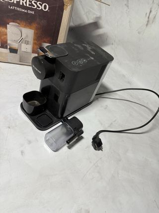 Cafetera Nespresso latissima one