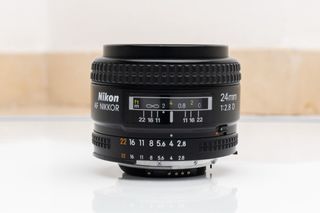AF Nikkor 24mm F2.8