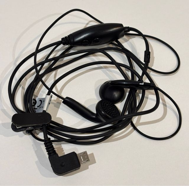 Auriculares/Headphones de telemóveis antigos