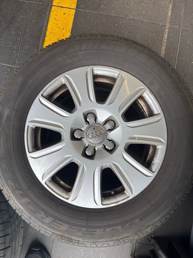 Cerchi Audi da 16 pollici con pneumatici 